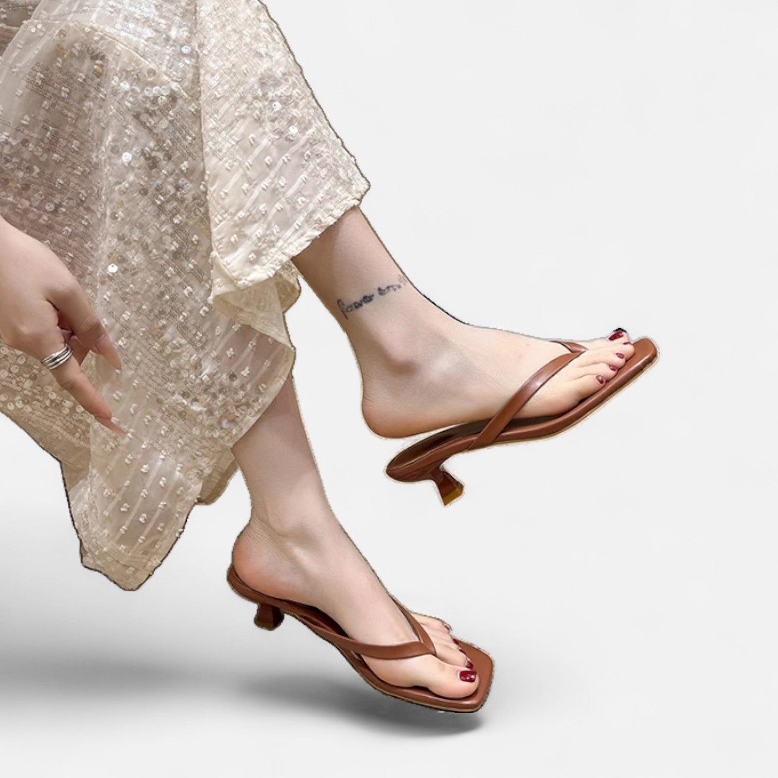 Fiventa | Women’s Street Style Slippers in Sculpted Ivory