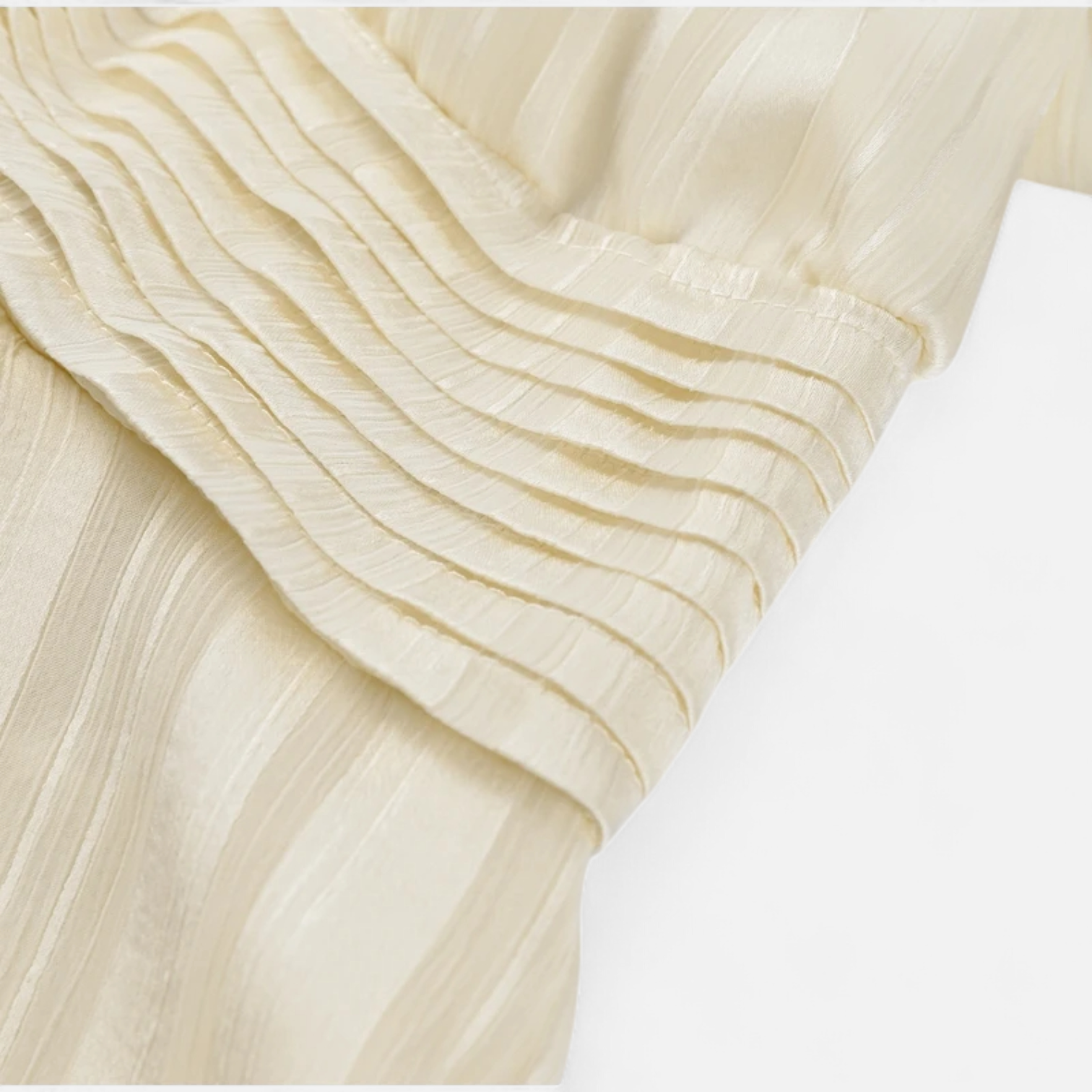 Fiventa | Women’s Backless Halter Mini Dress in Satin Drape
